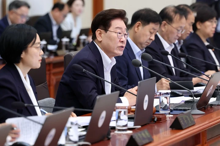 이 대통령 잠재성장률 3%·무역 4강·소득 5만불 원년 선언
