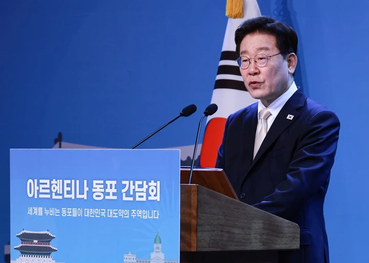이 대통령 아르헨티나 동포 만나 “백구촌이 의류산업 중심지로”