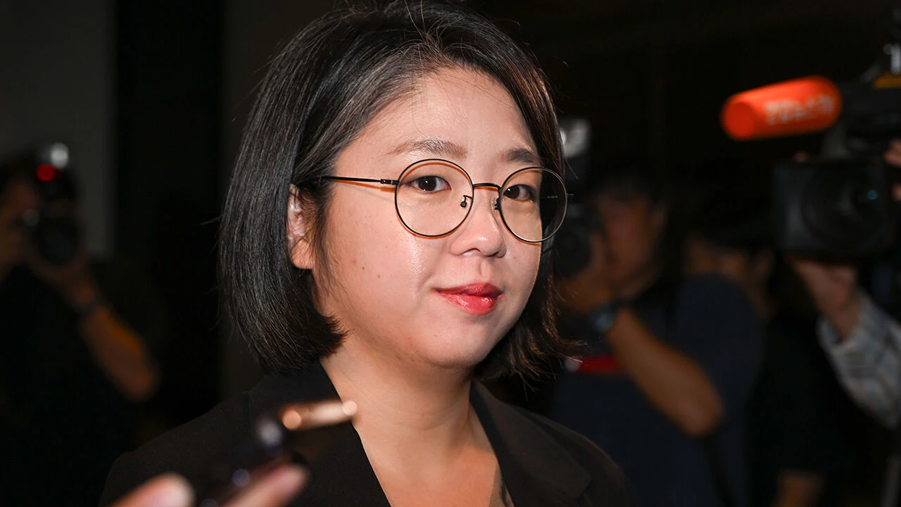 용혜인, 청문회 준비 8일 만에 출근 중단…자택서 자료 검토