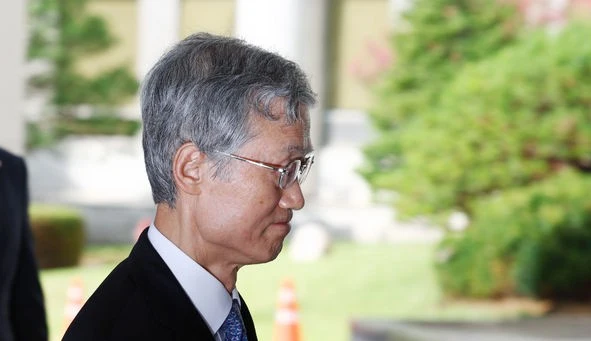 조희대, 재제청 거부에 여 "사법 쿠데타"…야 "헌법 따른 당연한 결정"
