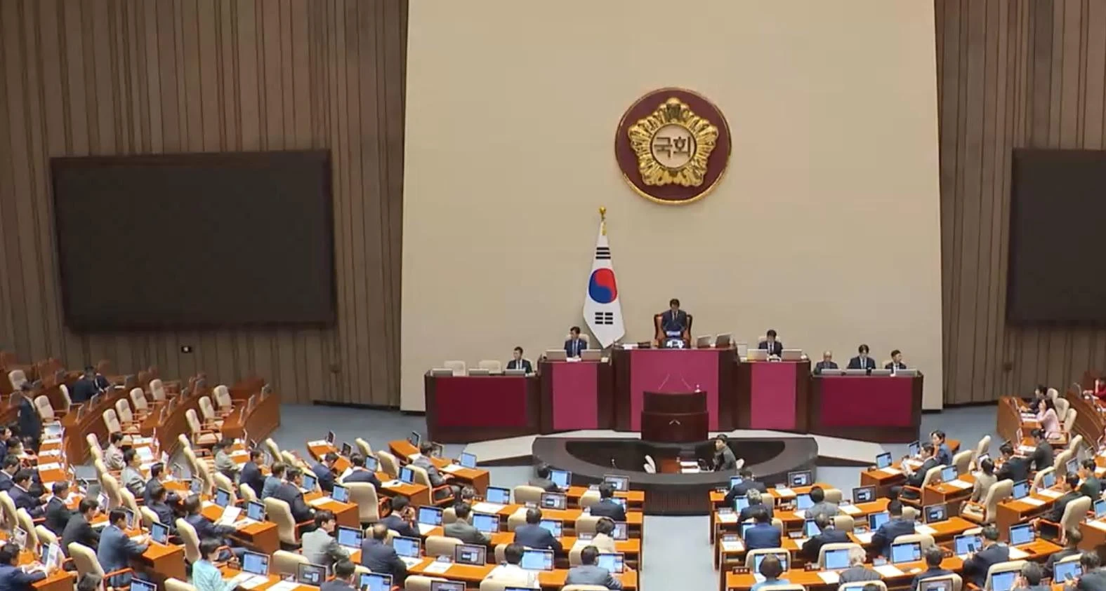 청와대 인사시스템 난맥상 노출…與野, 대정부질문서 개각 격돌