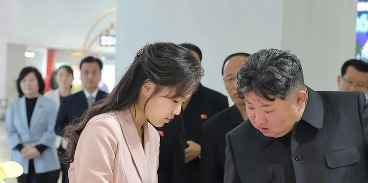 국정원 “김정은 사망설 허위”…140㎏ 고위험군에도 이상 징후 없어